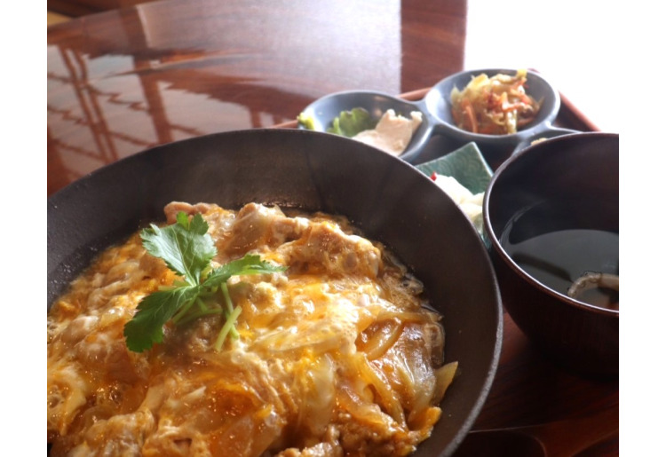 ▼丹波赤どりの親子丼定食　
