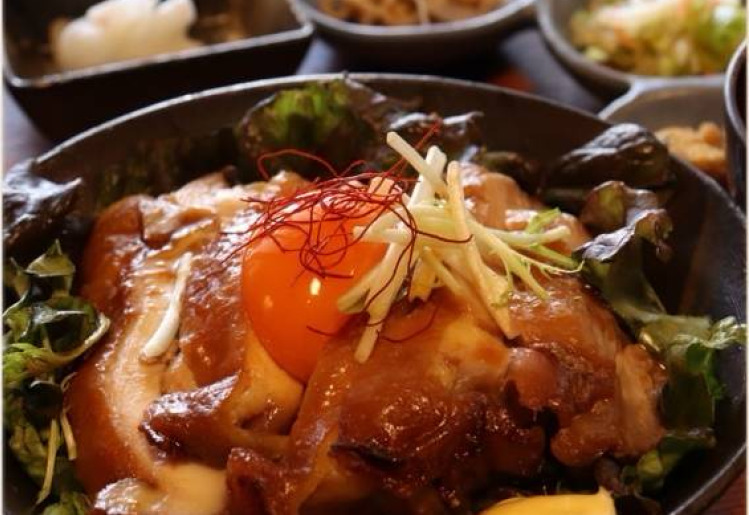 ▼てりたまチキン丼定食